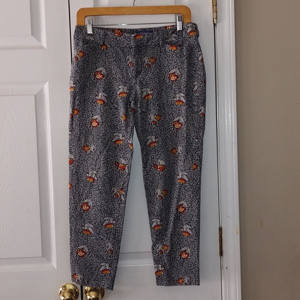Old Navy pixie mid rise cropped floral print capris  Sz 10